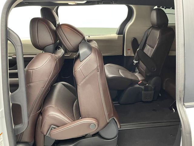 2023 Toyota Sienna Platinum AWD 7-Passenger - 22963320 - 44