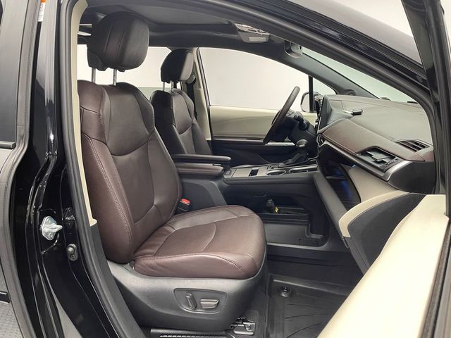 2023 Toyota Sienna Platinum AWD 7-Passenger - 22995945 - 17