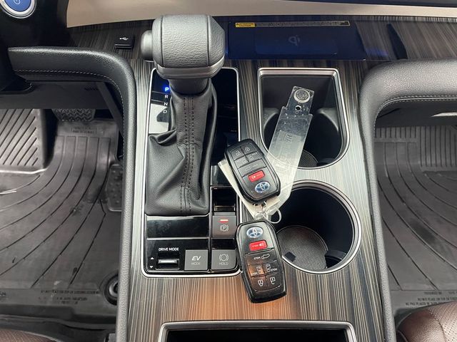 2023 Toyota Sienna Platinum AWD 7-Passenger - 22995945 - 28