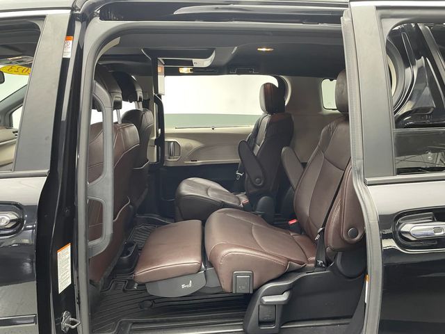 2023 Toyota Sienna Platinum AWD 7-Passenger - 22995945 - 33