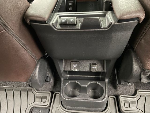 2023 Toyota Sienna Platinum AWD 7-Passenger - 22995945 - 37