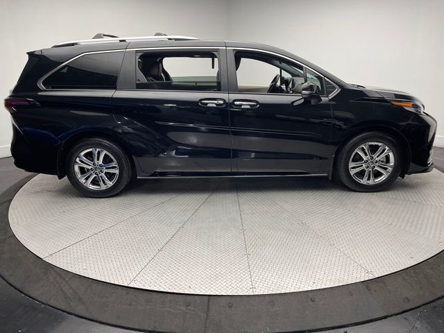 2023 Toyota Sienna Platinum AWD 7-Passenger - 22995945 - 3