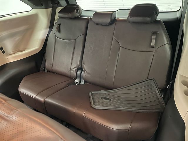 2023 Toyota Sienna Platinum AWD 7-Passenger - 22995945 - 39