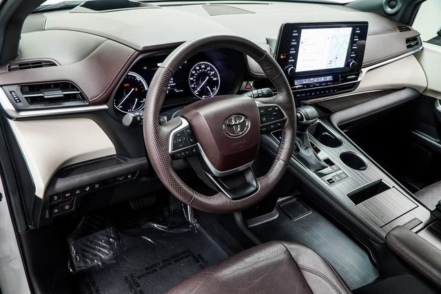 2023 Toyota Sienna Platinum FWD 7-Passenger - 22954675 - 14