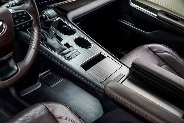 2023 Toyota Sienna Platinum FWD 7-Passenger - 22954675 - 15