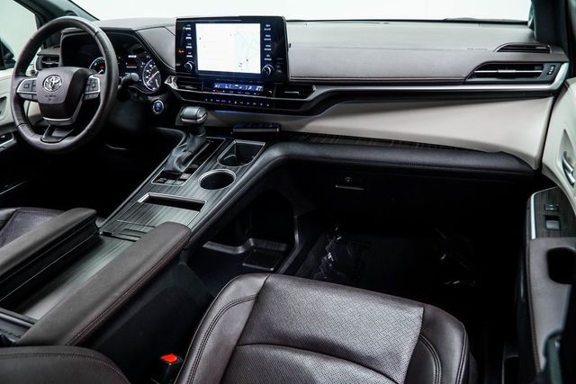 2023 Toyota Sienna Platinum FWD 7-Passenger - 22954675 - 16