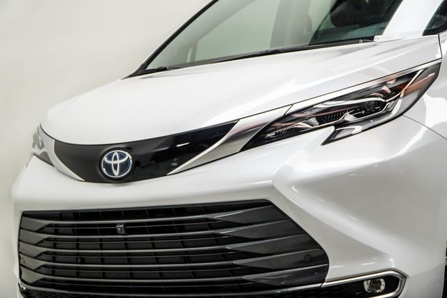 2023 Toyota Sienna Platinum FWD 7-Passenger - 22954675 - 1