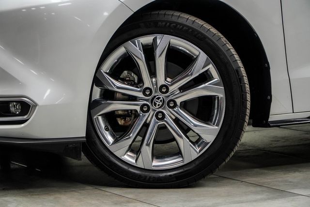 2023 Toyota Sienna Platinum FWD 7-Passenger - 22954675 - 2