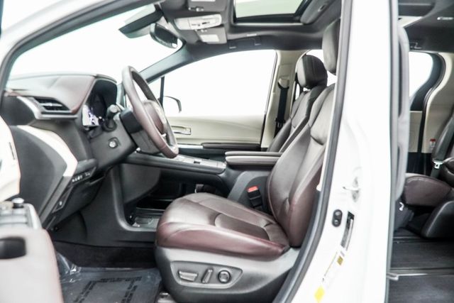 2023 Toyota Sienna Platinum FWD 7-Passenger - 22954675 - 41