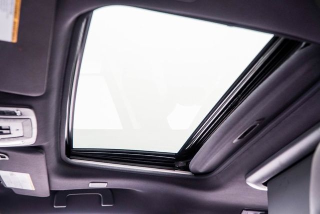 2023 Toyota Sienna Platinum FWD 7-Passenger - 22954675 - 44