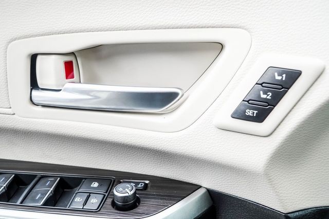 2023 Toyota Sienna Platinum FWD 7-Passenger - 22954675 - 47