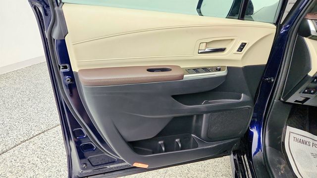 2023 Toyota Sienna Platinum FWD 7-Seater w/ Rear Seat Entertainment - 23013584 - 10