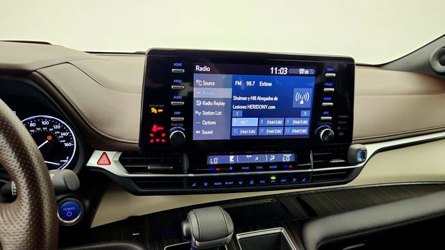 2023 Toyota Sienna Platinum FWD 7-Seater w/ Rear Seat Entertainment - 23013584 - 17