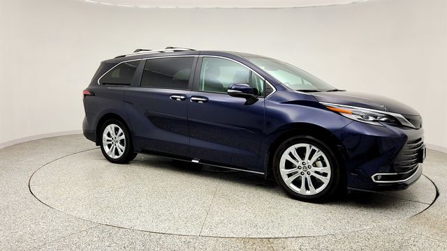 2023 Toyota Sienna Platinum FWD 7-Seater w/ Rear Seat Entertainment - 23013584 - 2