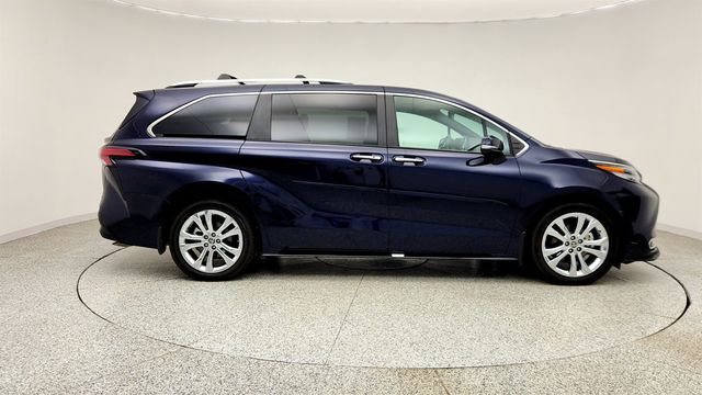2023 Toyota Sienna Platinum FWD 7-Seater w/ Rear Seat Entertainment - 23013584 - 3