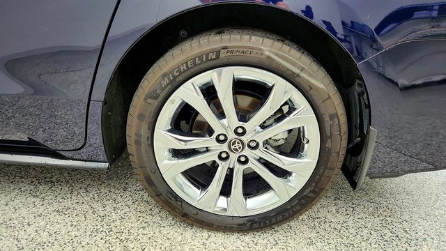 2023 Toyota Sienna Platinum FWD 7-Seater w/ Rear Seat Entertainment - 23013584 - 8