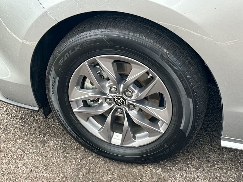 2023 Toyota Sienna XLE - 22972525 - 10