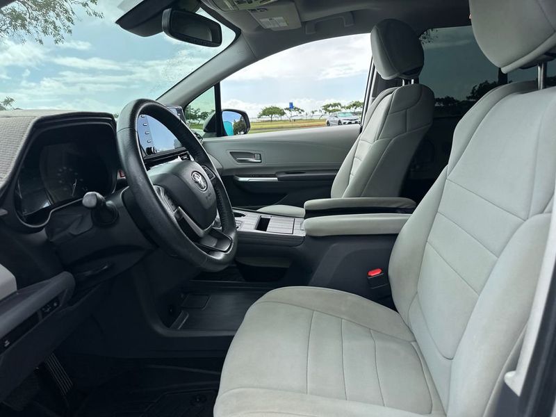 2023 Toyota Sienna XLE - 22972525 - 11