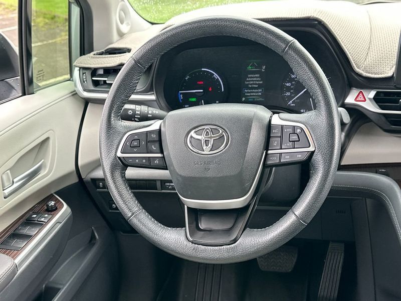 2023 Toyota Sienna XLE - 22972525 - 16