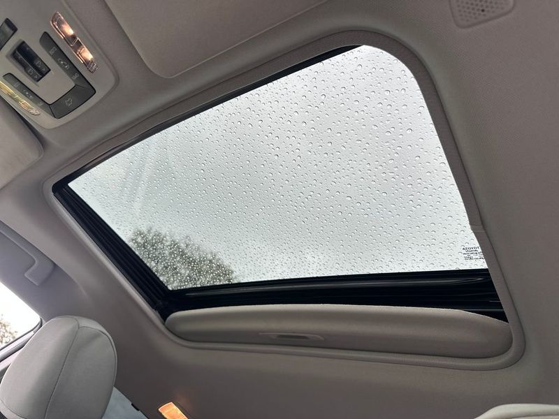 2023 Toyota Sienna XLE - 22972525 - 18