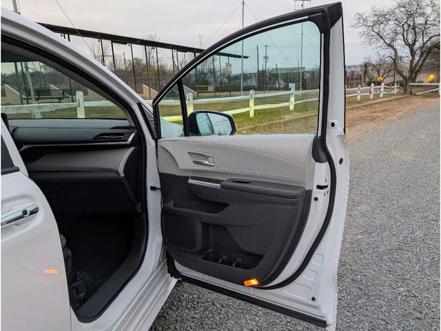 2023 Toyota Sienna XLE - 22956364 - 9