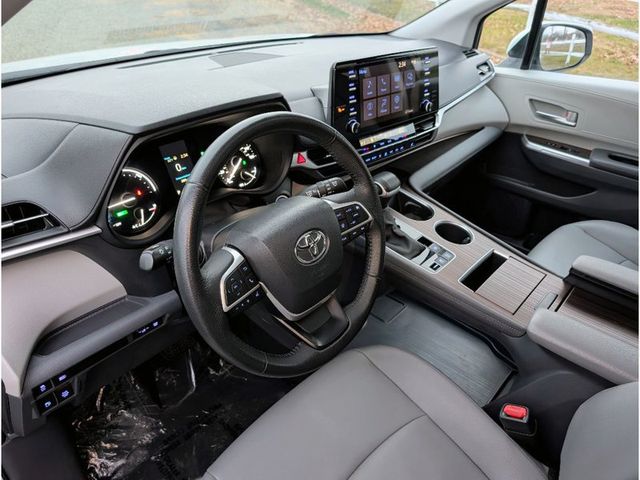 2023 Toyota Sienna XLE - 22956364 - 16