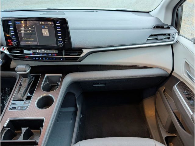 2023 Toyota Sienna XLE - 22956364 - 25
