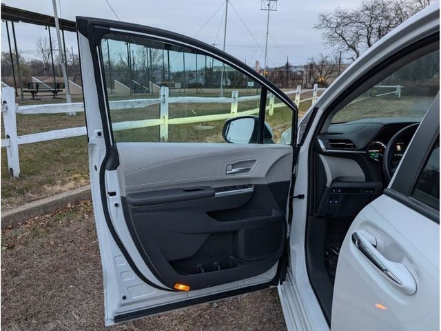 2023 Toyota Sienna XLE - 22956364 - 8