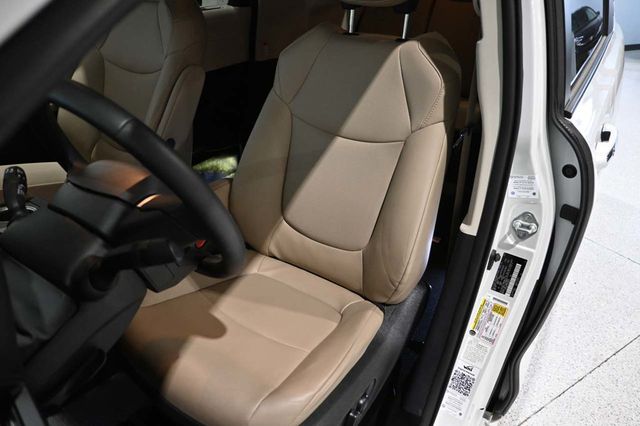 2023 Toyota Sienna XLE AWD 7-Passenger - 23039338 - 13