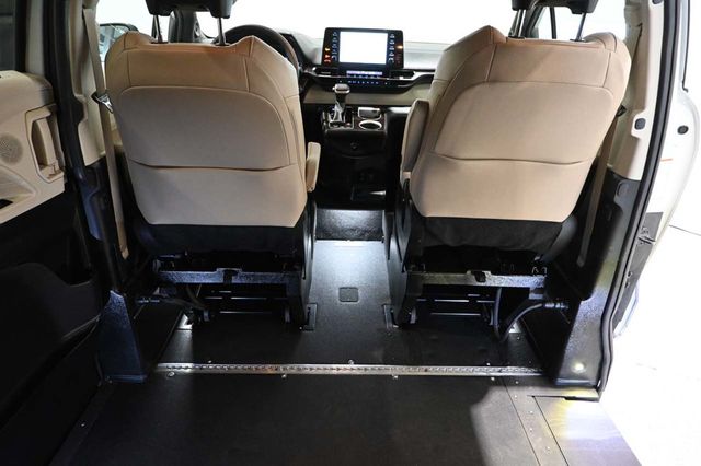 2023 Toyota Sienna XLE AWD 7-Passenger - 23039338 - 19