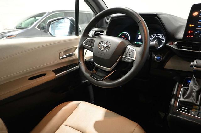 2023 Toyota Sienna XLE AWD 7-Passenger - 23039338 - 23