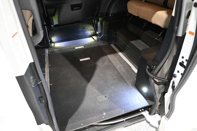 2023 Toyota Sienna XLE AWD 7-Passenger - 23039338 - 27