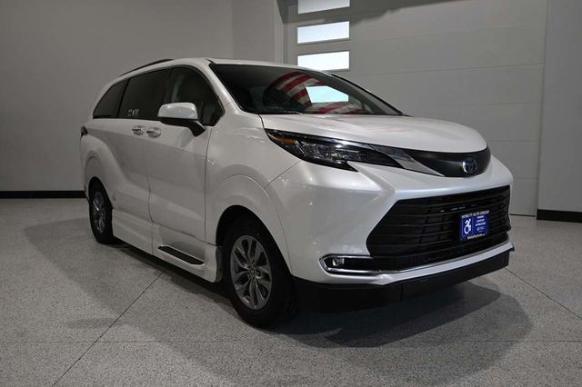 2023 Toyota Sienna XLE AWD 7-Passenger - 23039338 - 2