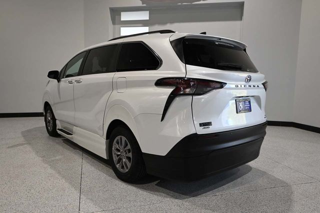 2023 Toyota Sienna XLE AWD 7-Passenger - 23039338 - 7