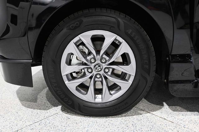 2023 Toyota Sienna XLE AWD 7-Passenger - 23099431 - 11