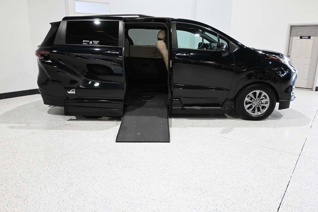 2023 Toyota Sienna XLE AWD 7-Passenger - 23099431 - 16