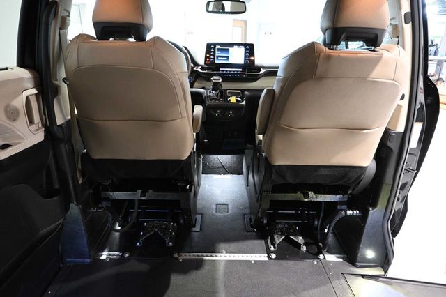 2023 Toyota Sienna XLE AWD 7-Passenger - 23099431 - 19