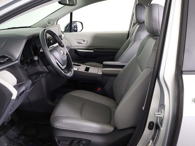 2023 Toyota Sienna XLE AWD 7-Passenger - 22995547 - 31