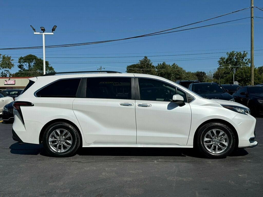 2023 Toyota Sienna XLE AWD 7-Passenger - 23087160 - 14