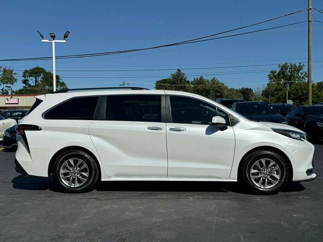 2023 Toyota Sienna XLE AWD 7-Passenger - 23087160 - 14