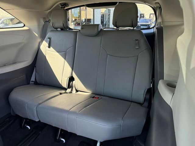 2023 Toyota Sienna XLE AWD 7-Passenger - 23087160 - 16