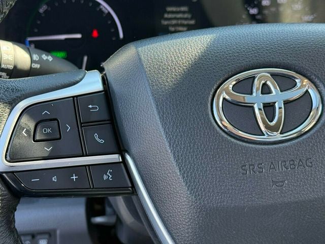 2023 Toyota Sienna XLE AWD 7-Passenger - 23087160 - 24