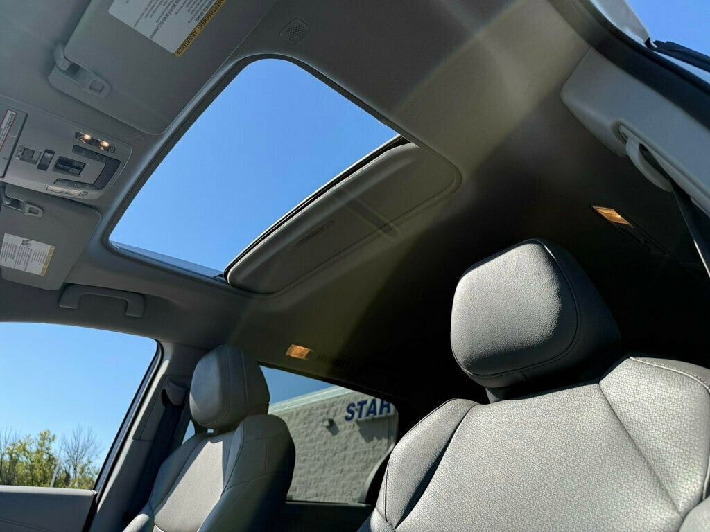 2023 Toyota Sienna XLE AWD 7-Passenger - 23087160 - 2