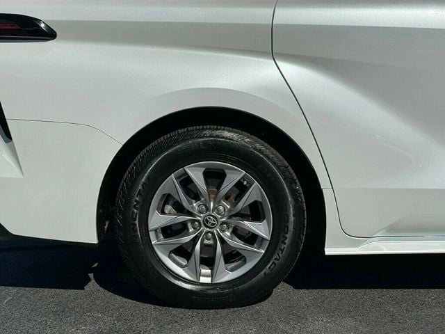 2023 Toyota Sienna XLE AWD 7-Passenger - 23087160 - 33