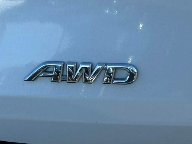 2023 Toyota Sienna XLE AWD 7-Passenger - 23087160 - 38