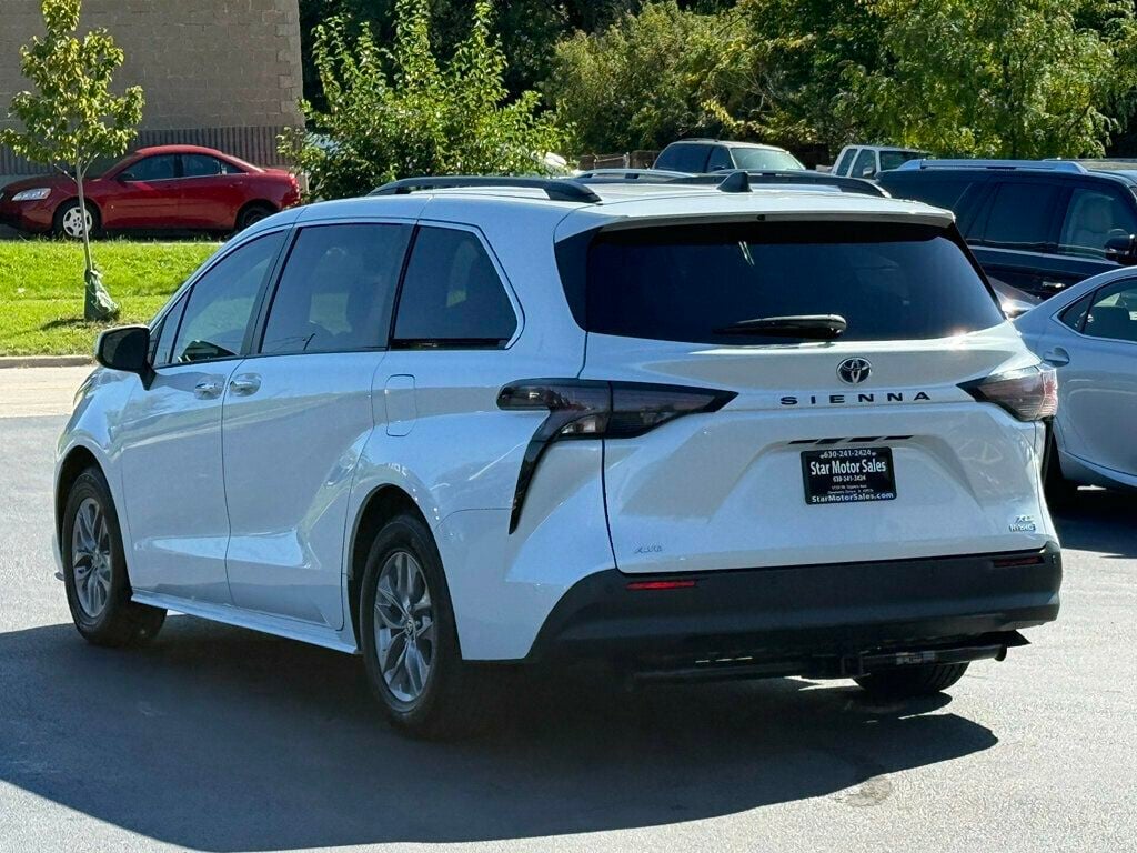 2023 Toyota Sienna XLE AWD 7-Passenger - 23087160 - 3