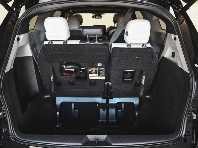 2023 Toyota Sienna XSE - 23000750 - 31