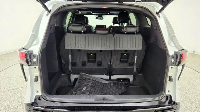 2023 Toyota Sienna XSE 25th Anniversary AWD 7-Passenger w/ Rear Entertainment - 23038917 - 22