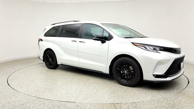 2023 Toyota Sienna XSE 25th Anniversary AWD 7-Passenger w/ Rear Entertainment - 23038917 - 2