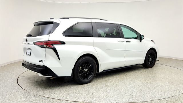 2023 Toyota Sienna XSE 25th Anniversary AWD 7-Passenger w/ Rear Entertainment - 23038917 - 4